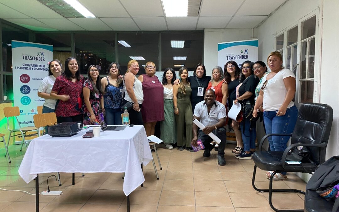 Conversatorio abordó desafíos y problemáticas de las mujeres en Antofagasta